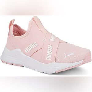 532. NEW SIZE 1C Puma Kids Sneakers in Pink and White